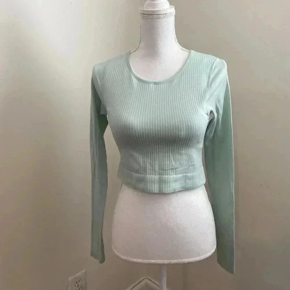 Lululemon Ebb to Street Long Sleeve Top in Delicate Mint Size 6 - Picture 7 of 9